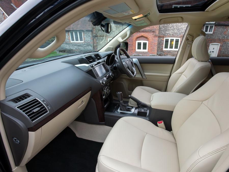  Toyota Land Cruiser 2014 года  (UK) (фото 6 из 16)